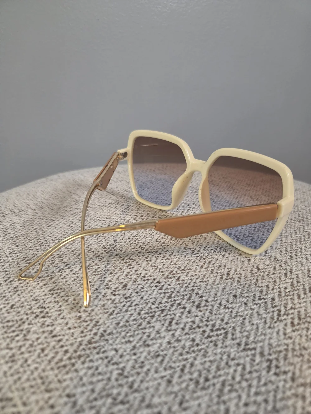 Women's Cream Oversized Gradient Sunglasses